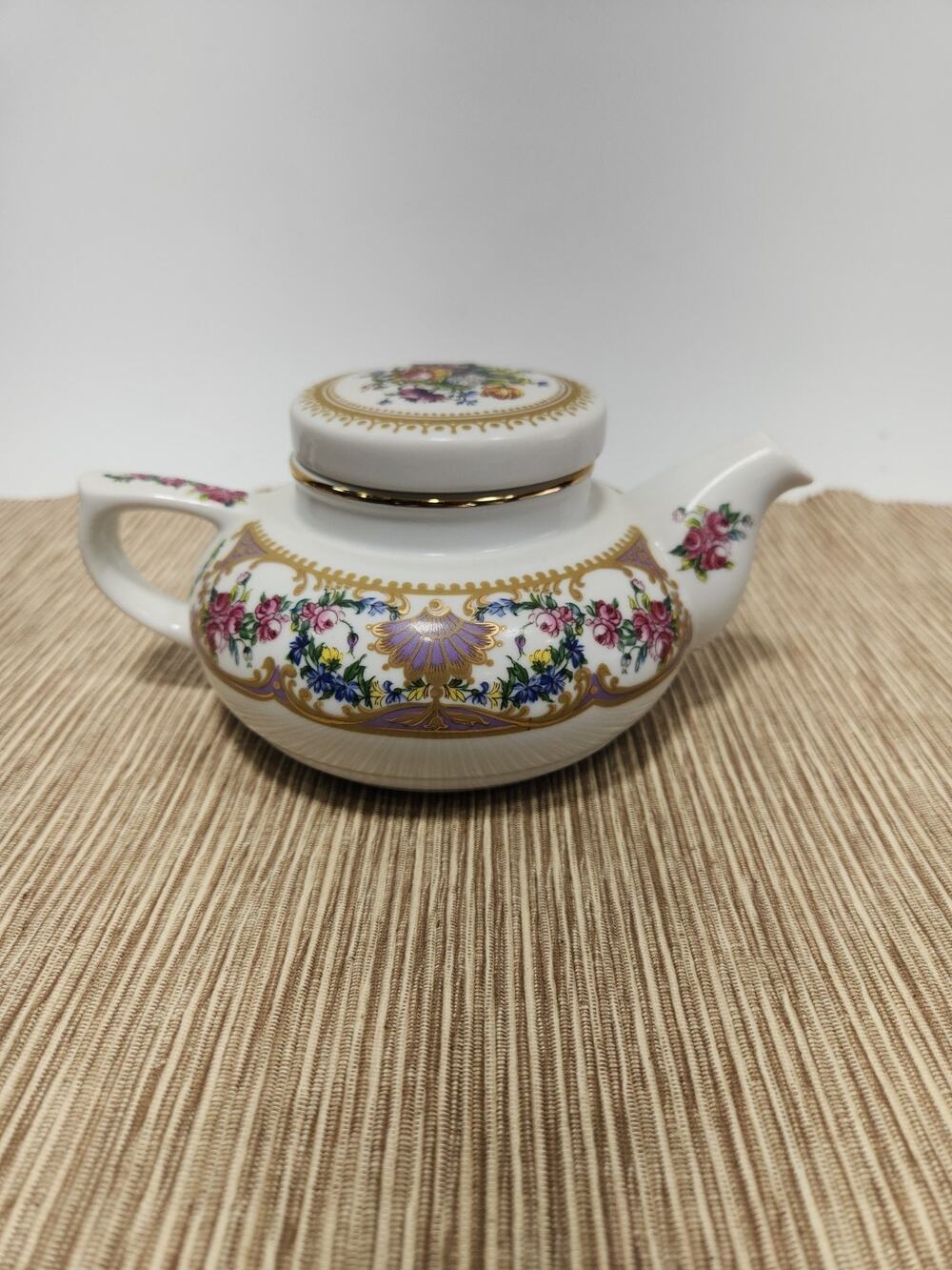 Andrea by Sadek Collection Sevres Porcelain Teapot w/Lid Floral Gold Trim